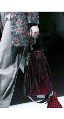 Details  Giorgio Armani Fall 2018 Ready-to-Wear ,  Детали Джорджо Армани осень зима 2018 , Fashion show , неделя моды в Милане , MFW , Mainstyles